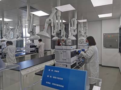 聚焦棗莊市&ldquo;工業(yè)強(qiáng)市、產(chǎn)業(yè)興市&rdquo;項(xiàng)目建設(shè)現(xiàn)場(chǎng)推進(jìn)會(huì)|嶧城區(qū)博瑞呼吸用原料藥投產(chǎn)后全面替代歐美同類產(chǎn)品